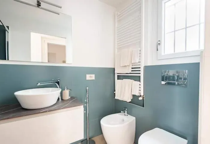 Domus: Modern Loft In The Center Of *