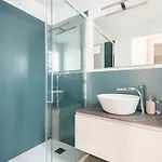 펜션 Domus: Modern Loft In The Center Of 파르마