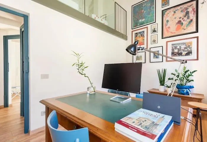 Domus: Modern Loft In The Center Of Semesterbostad Parma